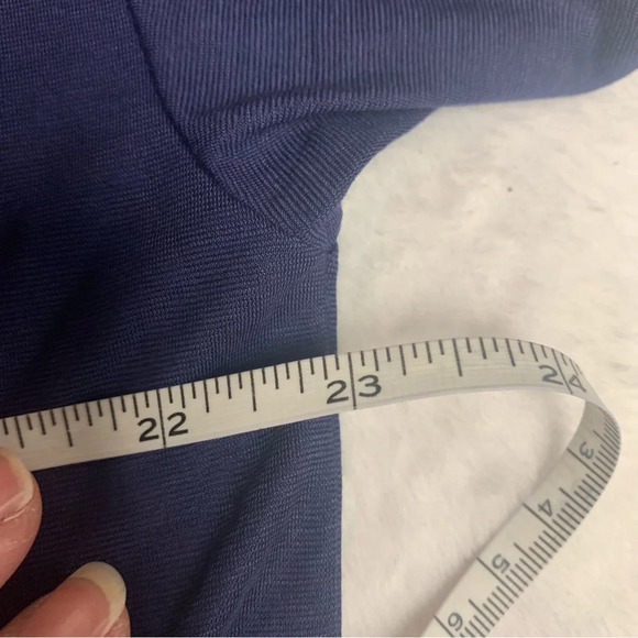 Under Armour dark blue heatgear loose shirt size Large boxy fit - Picture 7 of 10